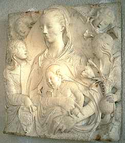 Дева Мария с Младенцем в окружении ангелов